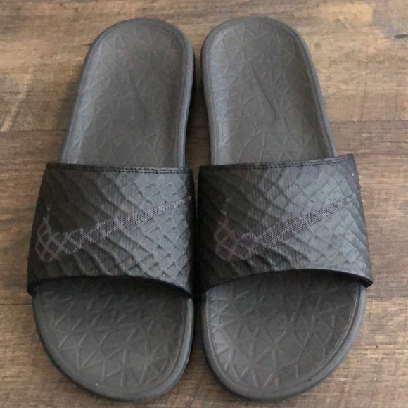 nike men's benassi solarsoft 2 slides